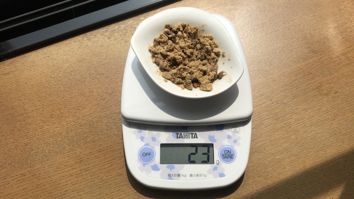 猫のドライフードをお湯でふやかす_3